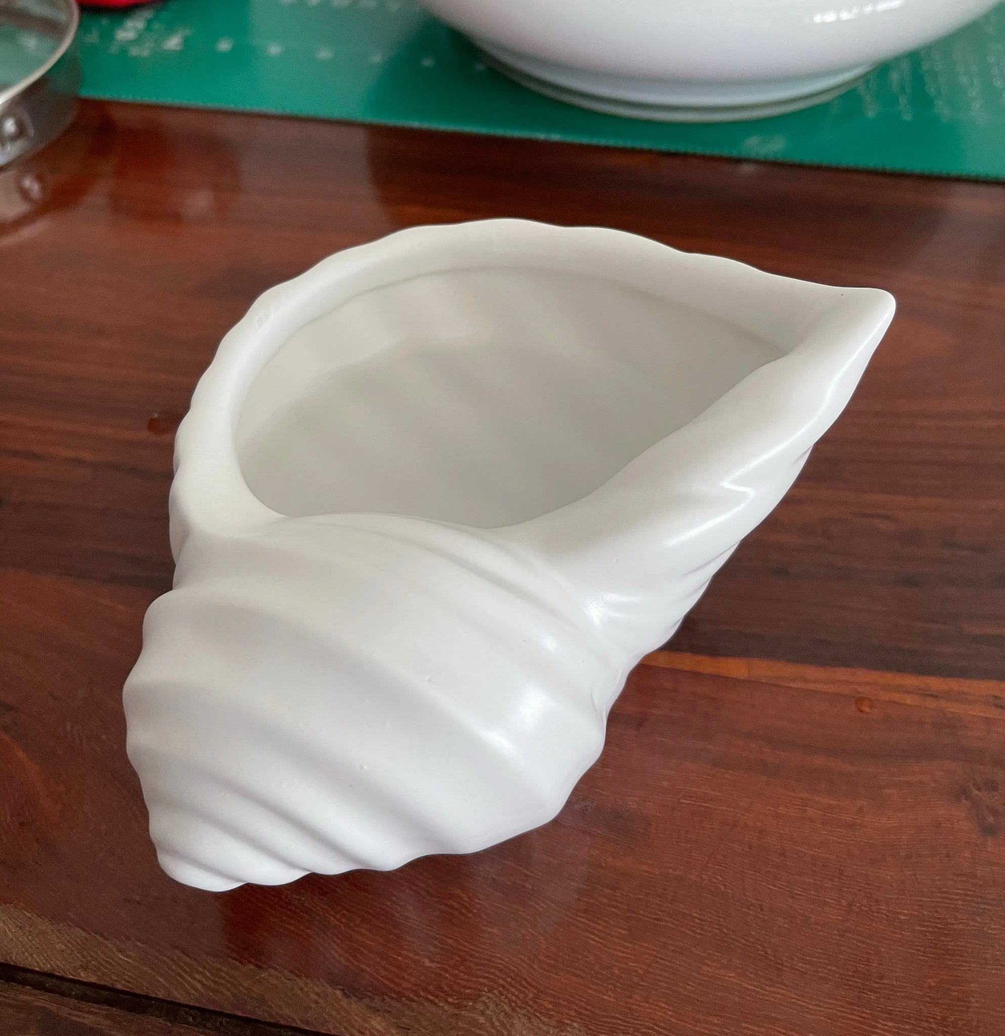 White shell candle jar